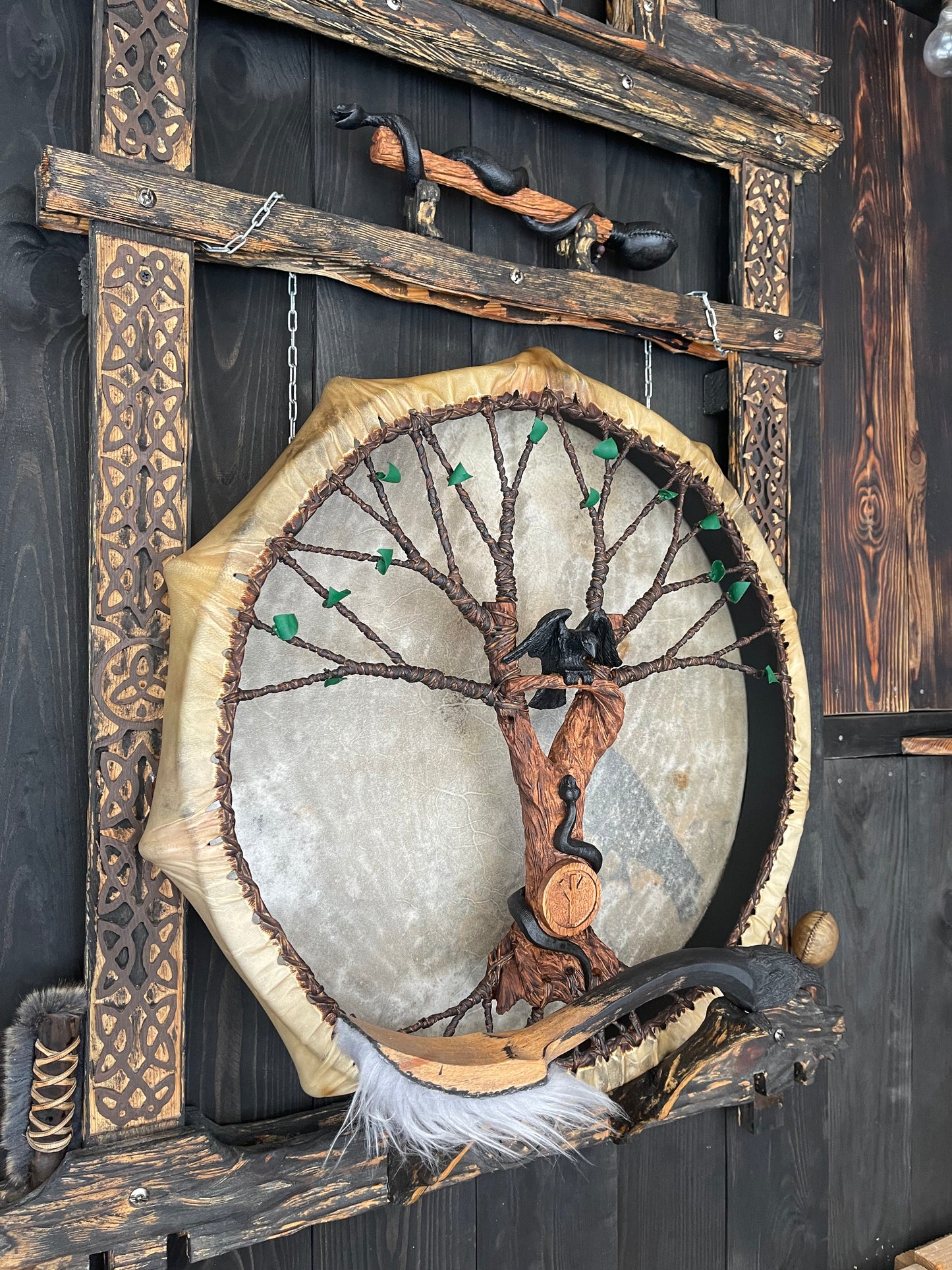 Shaman drum Raven and Snake 24ʼ