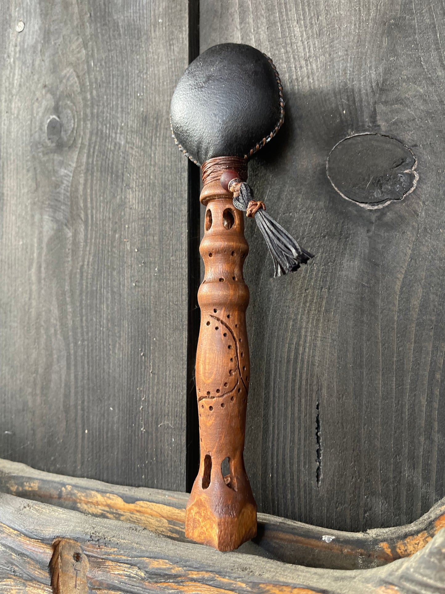 Shamanic rattle classic (carving)