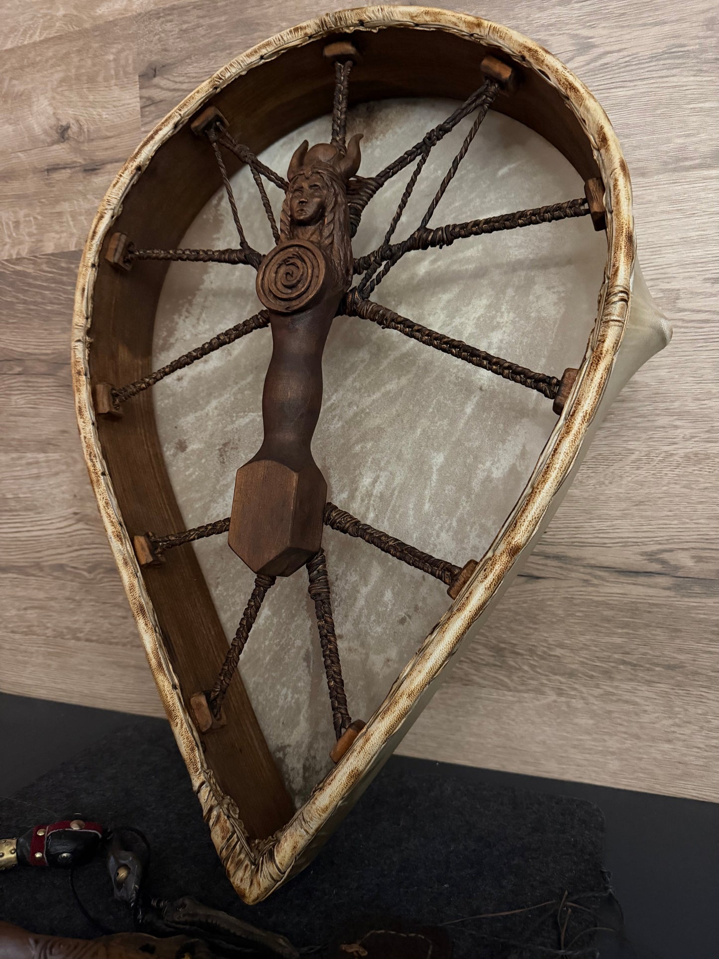 Shamanic Drum — 20/18" Teardrop